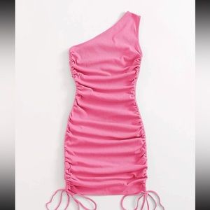 One shoulder pink dress